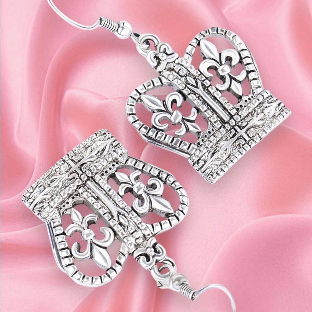 Vintage Silver Crown Earrings with Heart Accents and Sparkling Details